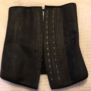 Ann Chery waist trainer!!!